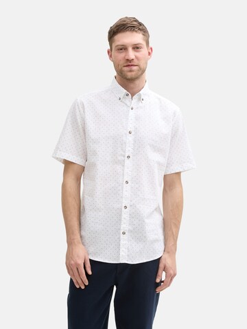 Coupe regular Chemise TOM TAILOR en blanc : devant