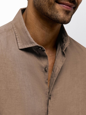 Coupe regular Chemise State of Art en beige