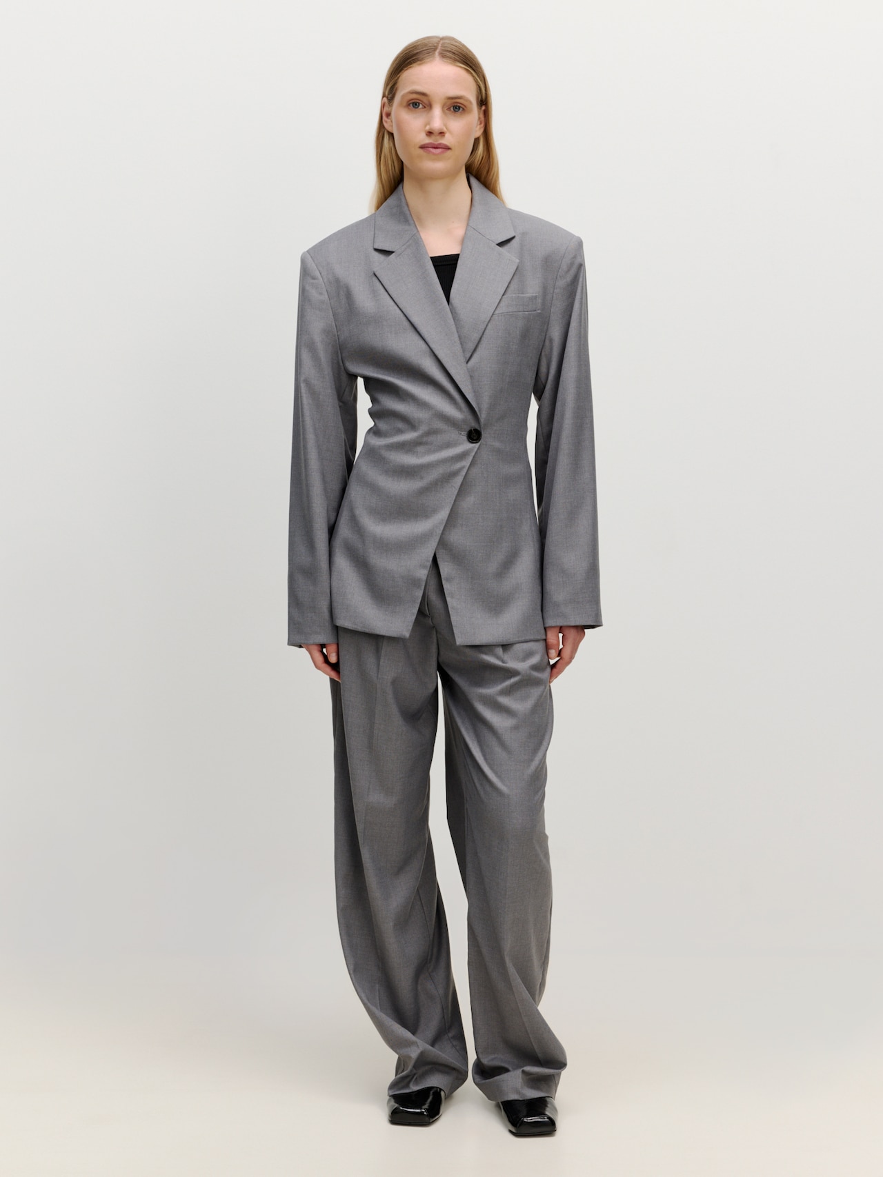 EDITED Produkte Blazer 'Arzu' dunkelgrau