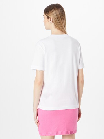 Tricou de la Love Moschino pe alb
