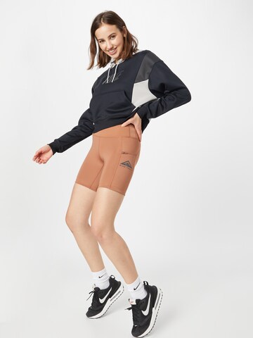 NIKE Skinny Sportovní kalhoty – hnědá