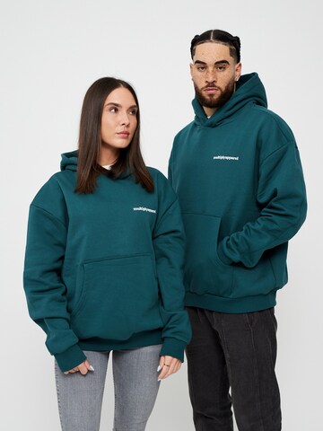 Sweat-shirt Multiply Apparel en vert : devant