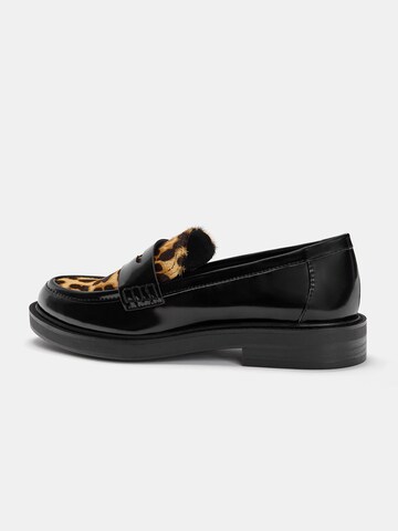 Pull&Bear Slip-ons in Black