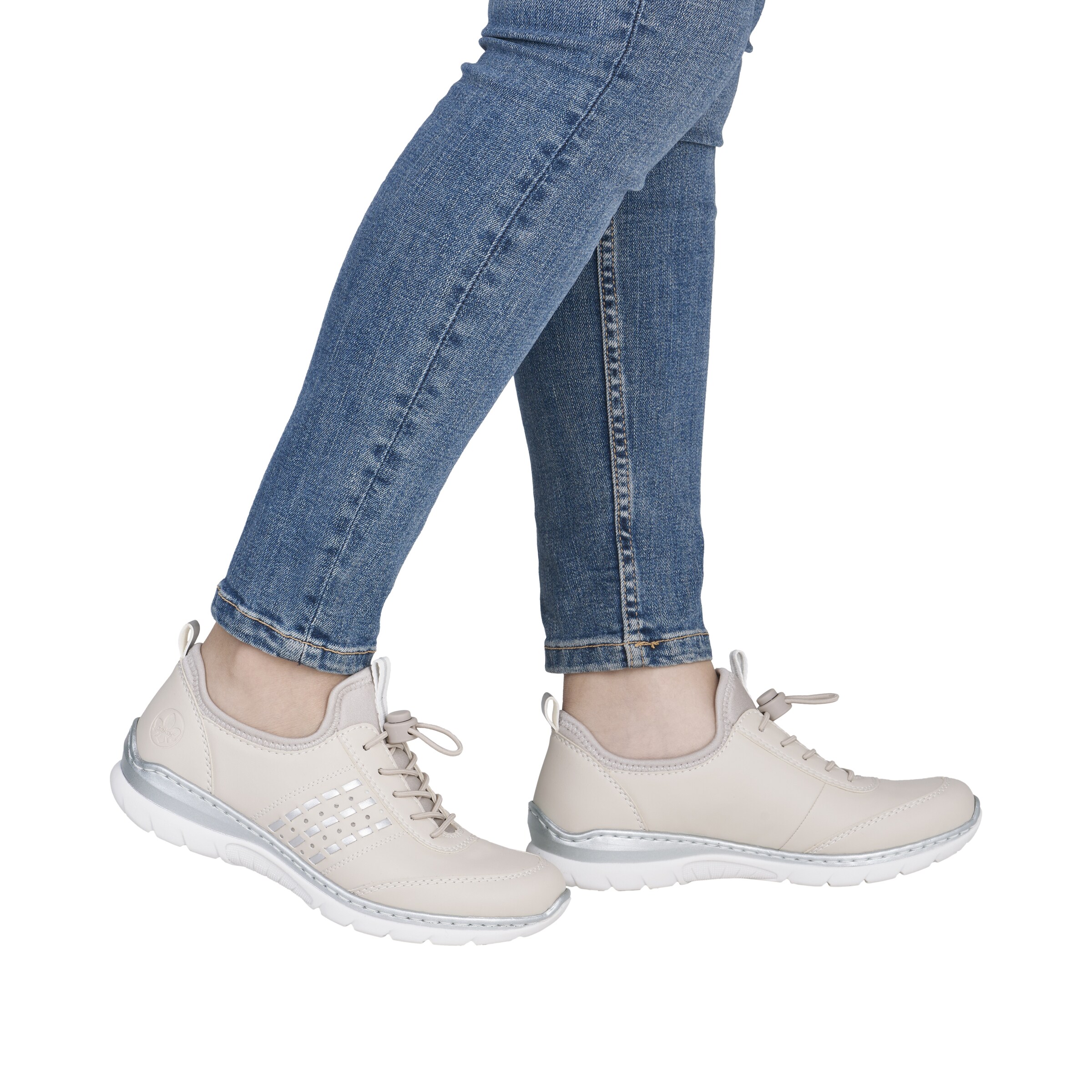 Chaussure basse Rieker en beige : devant