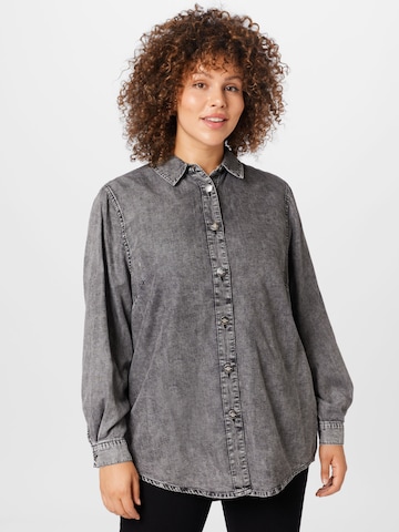 ONLY Carmakoma Blouse 'Lea' in Grey: front
