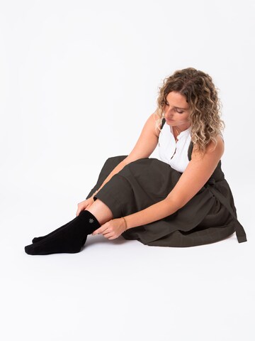 HerzSticht Traditional socks 'Edelweiss' in Black