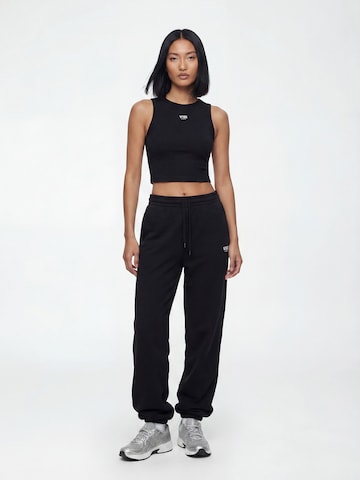 V!BE STUD!OS Конический (Tapered) Штаны в Черный