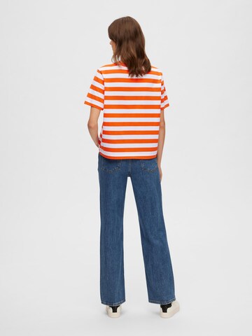 T-shirt 'SLFESSENTIAL' SELECTED FEMME en rouge