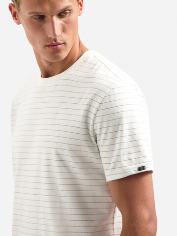 No Excess T-Shirt in Weiß