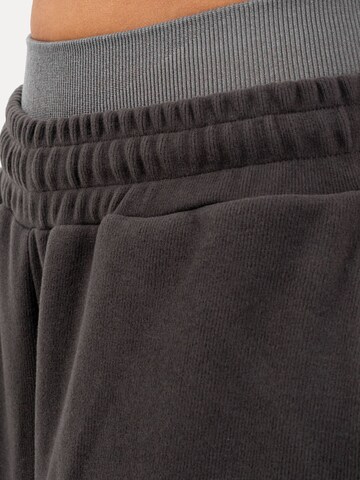 Smilodox Loosefit Broek in Grijs