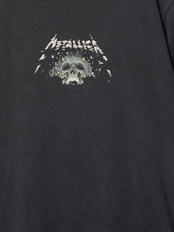 Pull&Bear Bluser & t-shirts 'ROCK METALLICA' i sort