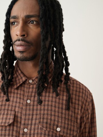 Next Regular fit Skjorta i brun