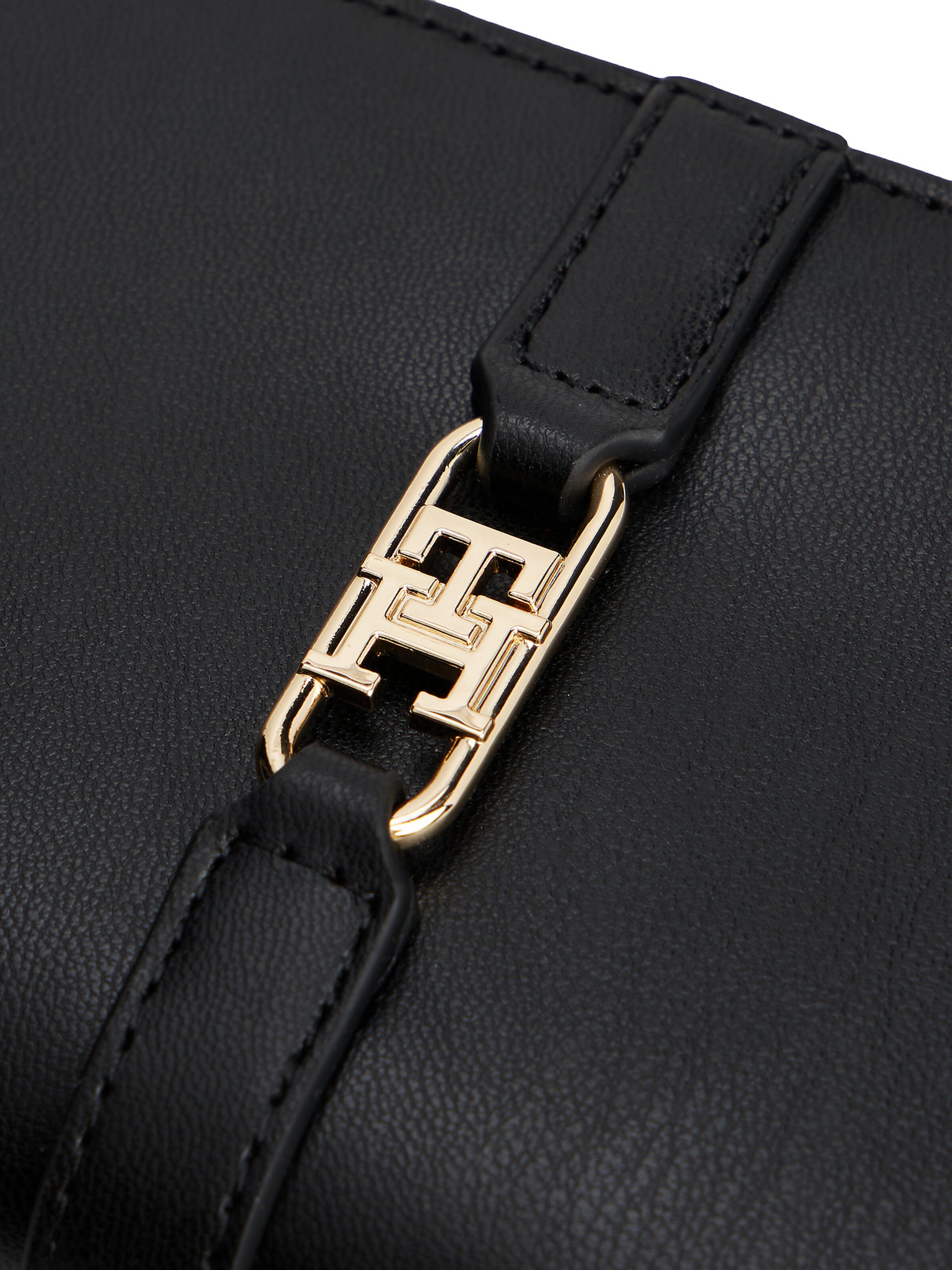 TOMMY HILFIGER Wallet in Black
