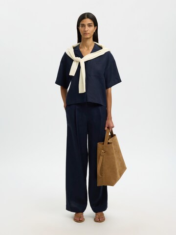 SELECTEDLoosefit Hlače s naborima 'SLFLYRA' - plava boja