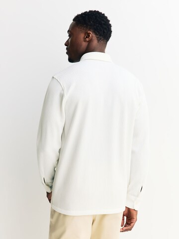 Coupe regular Chemise Next en blanc