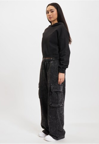 Thug Life Loose fit Cargo trousers in Black