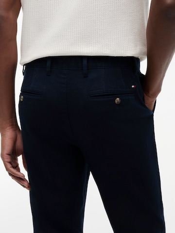 TOMMY HILFIGER Szabványos Chino nadrág 'DENTON' - kék