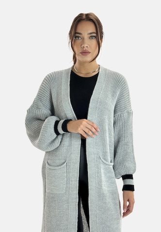Cappotto in maglia di Elara in grigio