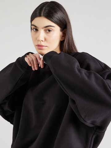 ALPHA INDUSTRIES Sweatshirt 'Essentials' in Black