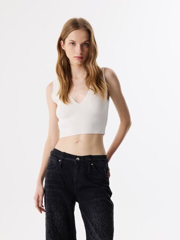 Twist Top in White: front