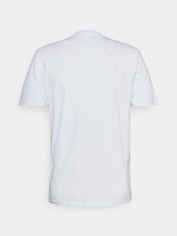 Lyle & Scott T-shirt i vit