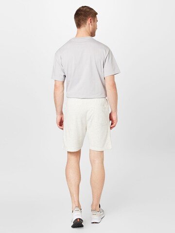 WEEKDAY Regular Shorts in Grau