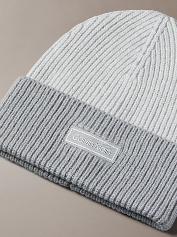 Bonnet Calvin Klein en gris