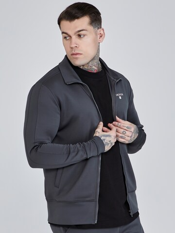 Veste de survêtement SikSilk en gris : devant