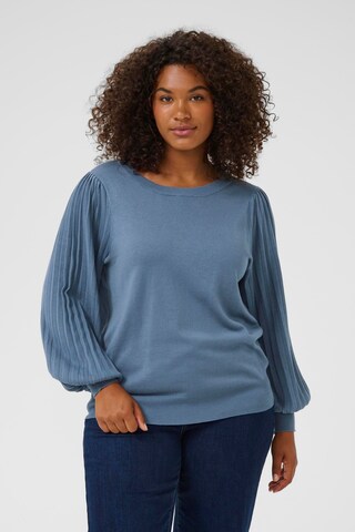 Pull-over 'Loni' KAFFE CURVE en bleu : devant