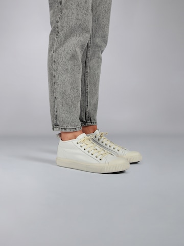BLACKSTONE - Zapatillas deportivas bajas 'Zoey' en blanco