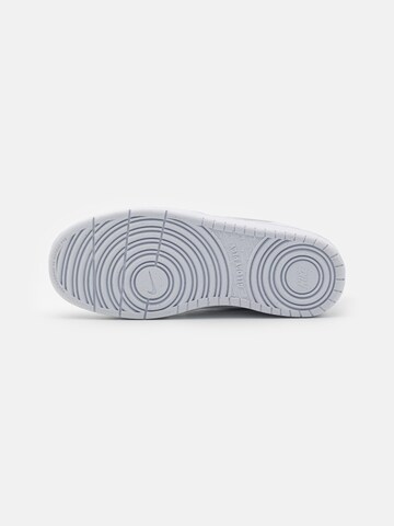 NIKE Sportcipő 'Court Borough' - fehér