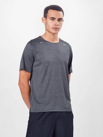 NIKE Functioneel shirt 'Rise 365 Run Division' in Grijs: voorkant