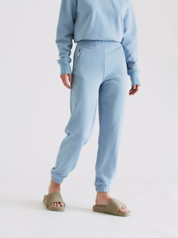 RÆRE by Lorena Rae Tapered Pants 'Carmina' in Blue: front