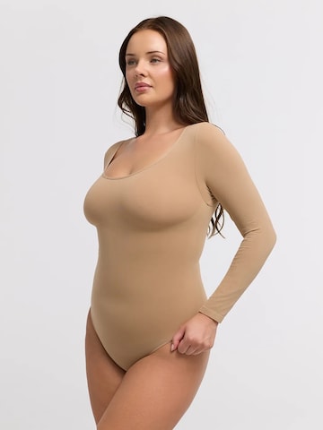 Body modellante 'Longsleeve Sculpting Bodysuit with Slip' di cfab in beige