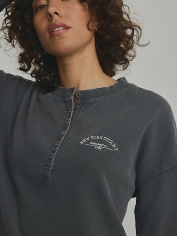 Next - Sudadera en gris