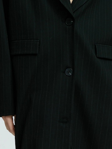 Résumé Välikausitakki ' HudsonRS ' värissä musta