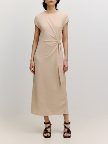 Robe 'Josefin' EDITED en beige : devant