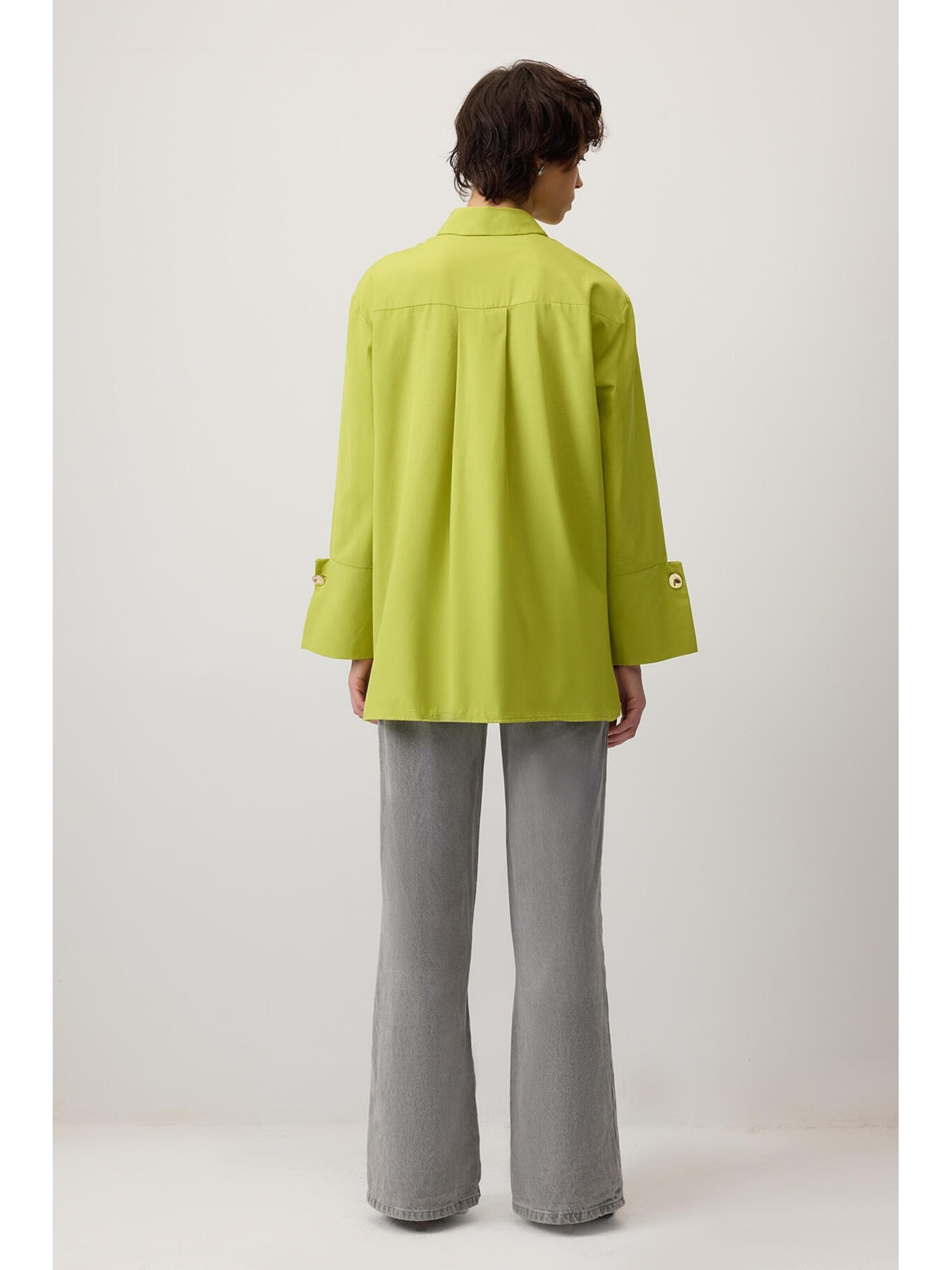 Touché Privé - Camiseta 'Poplin Shirt With Wide Cuff' en verde
