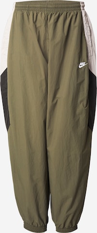 Pantalon 'CLUB' Nike Sportswear en vert : devant