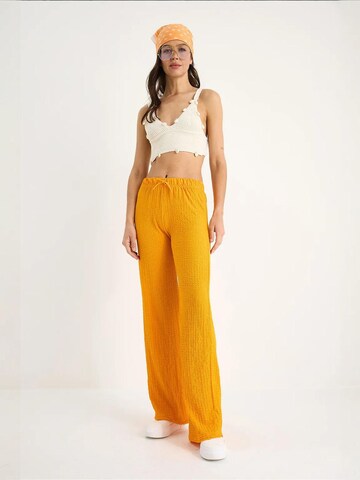 Wide Leg Pantalon Bianco Lucci en jaune
