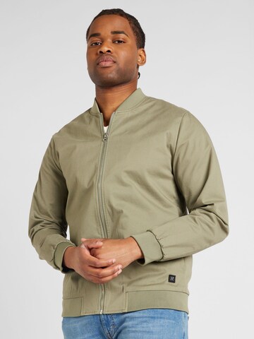 NOWADAYS Between-Season Jacket in Green: front