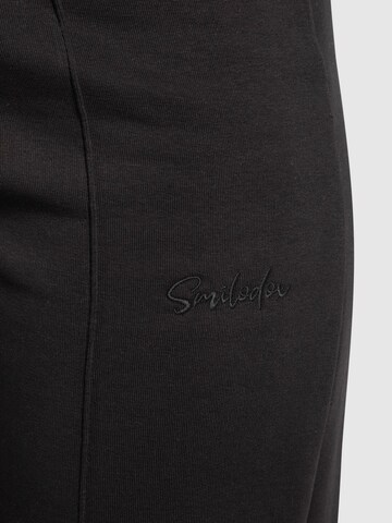 Smilodox Loosefit Hose 'Milea' in Schwarz