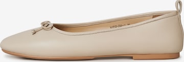 Ballerines CESARE GASPARI en beige : devant