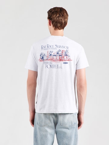 POMPEII Bluser & t-shirts 'JACK OF ALL TRADES' i grå: forside