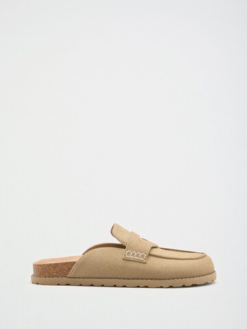 Friends Like These Clogs in Brown