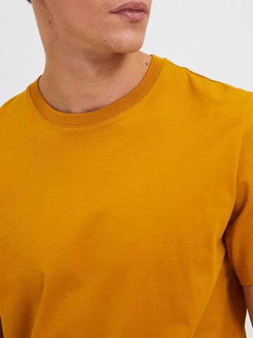 T-Shirt 'Norman' SELECTED HOMME en jaune