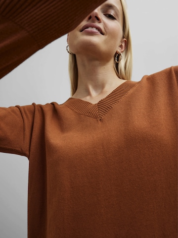 bonprix Pullover in Braun