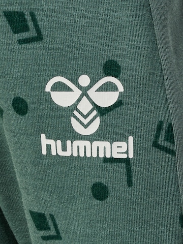 Hummel Tapered Sportbroek 'Avery' in Groen