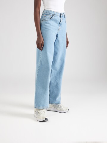 Loosefit Jeans de la BDG Urban Outfitters pe albastru: față