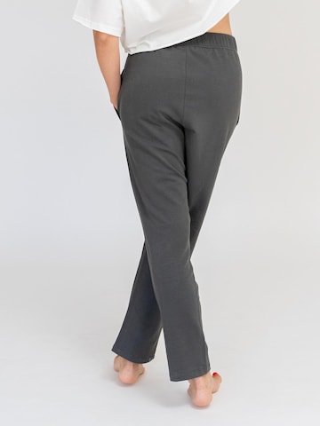 LOTUSCRAFTS Loosefit Sporthose 'Fiona'‌‌‌‌‌‌‌ in Grau